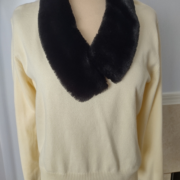 Faux Fur Collar Sweater Detachable Quit LUXURY - Picture 8 of 8
